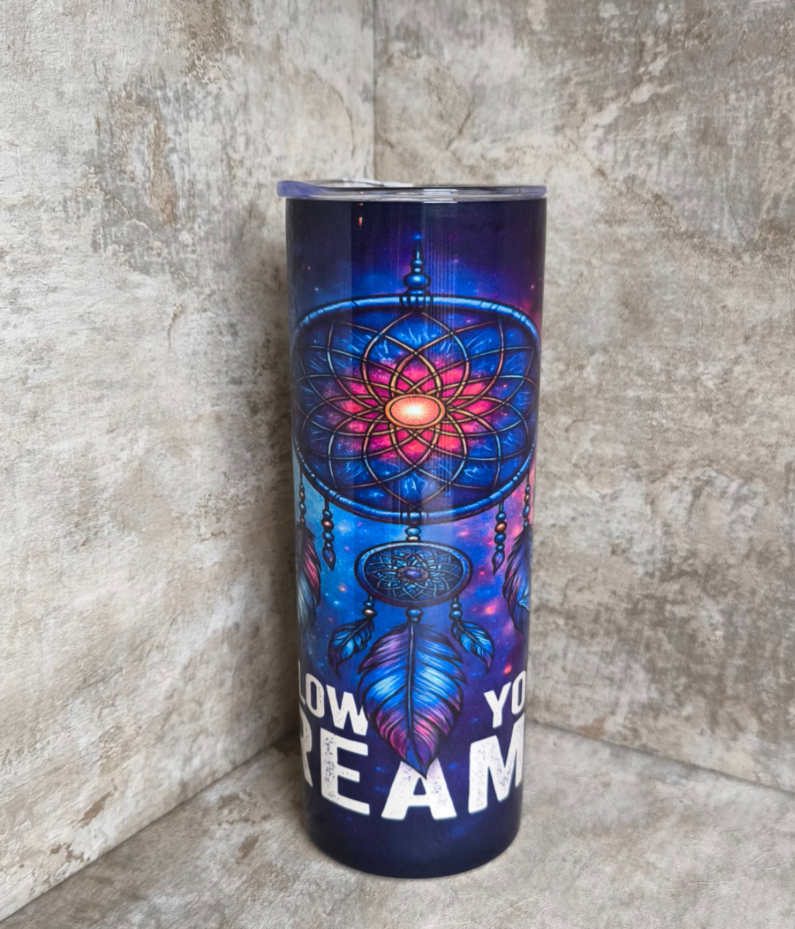 Thermobecher Follow your dreams mit Strohhalm – personalisierbar, sublimationsfähig, lebensmittelecht